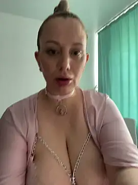 Snapshot of Avery_Wilson chatting on 12, 6, 2026 Avery Wilson online show from 12, 6, 2026