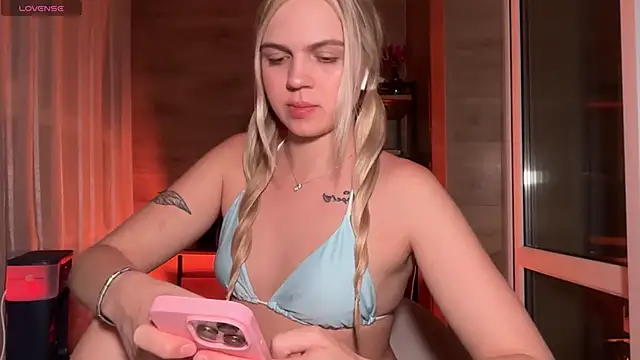 AlexaDeviliciouss online show from 18, 6, 2026