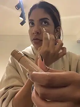 VioletaHills  online show from 2, 6, 2026