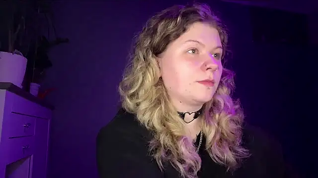 Snapshot of YoungAlina chatting on 5, 6, 2026 YoungAlina online show from 5, 6, 2026