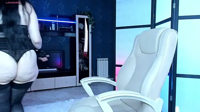 Snapshot of Lucky_Milf chatting on 18, 6, 2026 Lucky Milf online show from 18, 6, 2026