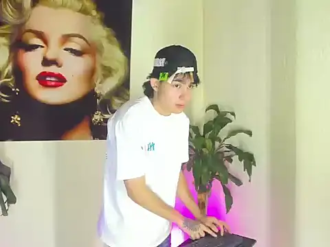 monky 0002 online show from 18, 6, 2026