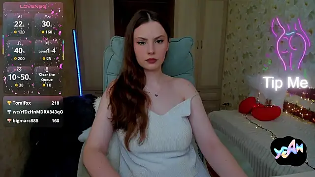 LoraTempt online show from 4, 6, 2026