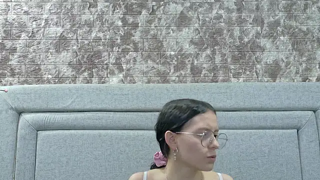 Naomimolie online show from 23, 6, 2026