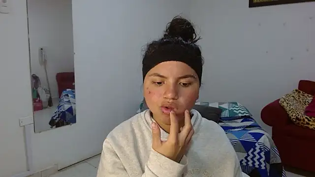kimmyfuckass online show from 17, 6, 2026