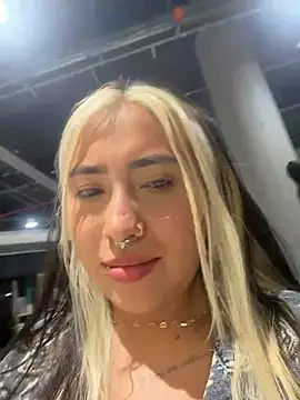ManuelaVeeleez online show from 20, 6, 2026