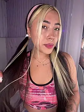 ManuelaVeeleez online show from 23, 6, 2026