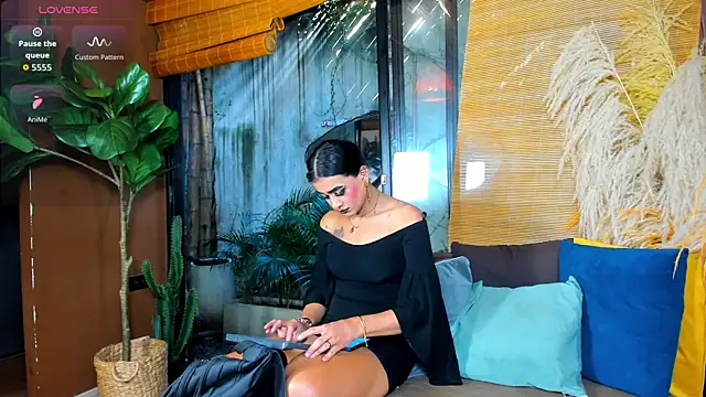 Sienna Dark online show from 12, 6, 2026