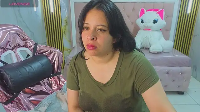 Snapshot of sara_tellez_s chatting on 15, 5, 2026 sara tellez s online show from 15, 5, 2026