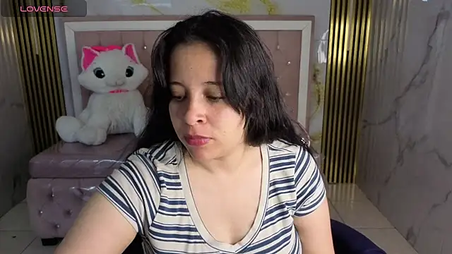 Snapshot of sara_tellez_s chatting on 23, 5, 2026 sara tellez s online show from 23, 5, 2026