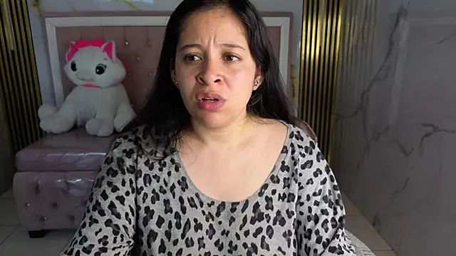 Snapshot of sara_tellez_s chatting on 28, 5, 2026 sara tellez s online show from 28, 5, 2026
