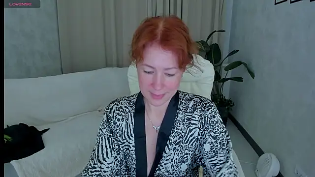 LeticiaRomano online show from 25, 5, 2026