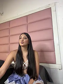 AmaranttayLunay online show from 4, 6, 2026