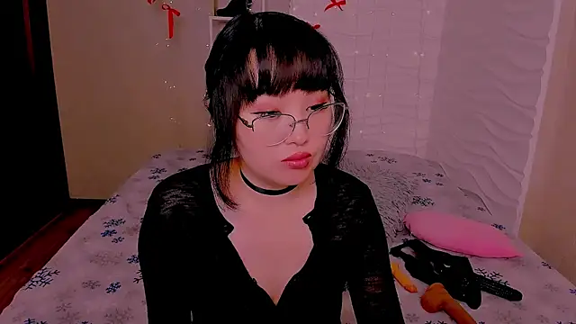 Akiko Yun online show from 17, 6, 2026