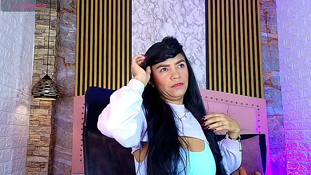 AishaCambell  online show from 19, 5, 2026
