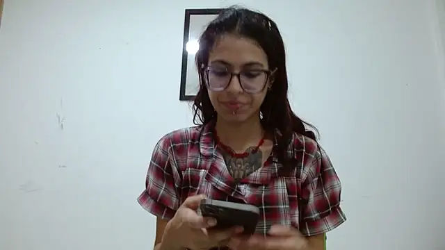 Emily Lopera online show from 5, 5, 2026