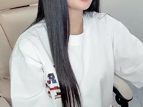AmyLinee 1 online show from 10, 6, 2026