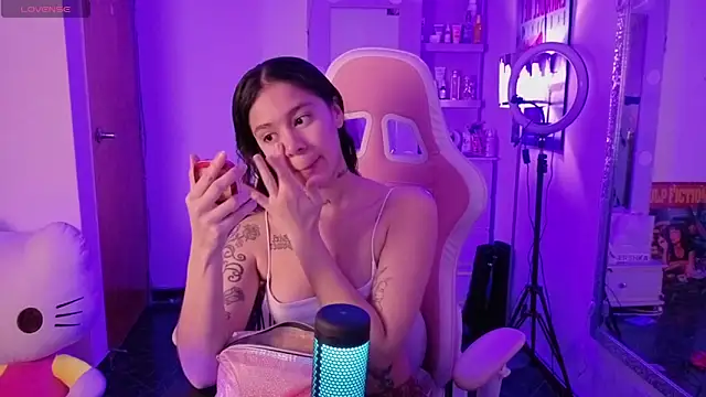 Oliviasims online show from 25, 4, 2026