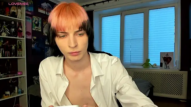 sweet peach    online show from 17, 5, 2026