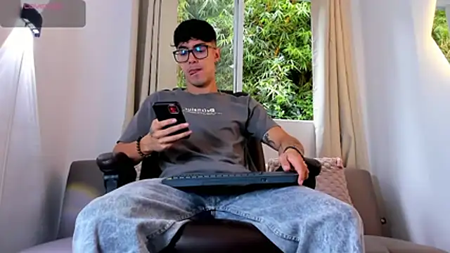 Snapshot of etham_wolf1 chatting on 8, 6, 2026 etham wolf1 online show from 8, 6, 2026