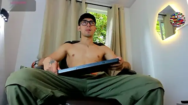 Snapshot of etham_wolf1 chatting on 20, 6, 2026 etham wolf1 online show from 20, 6, 2026