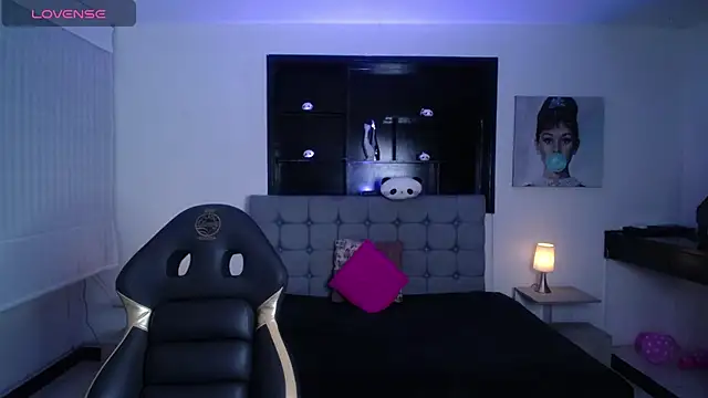 Melannyy V online show from 13, 6, 2026