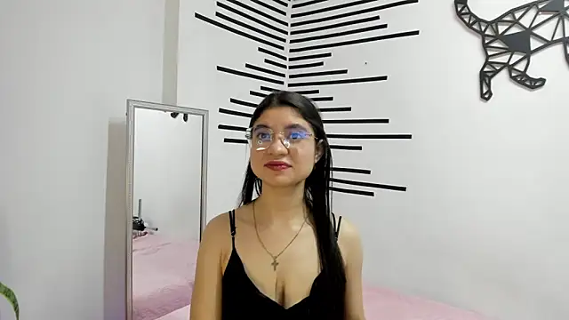 LindaCatalina  online show from 9, 6, 2026