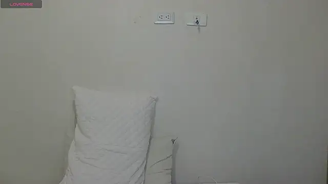 Snapshot of zyra_vex chatting on 11, 6, 2026 zyra vex online show from 11, 6, 2026