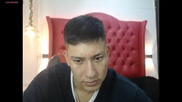 Snapshot of DominantBoy4 chatting on 8, 7, 2026 DominantBoy4 online show from 8, 7, 2026