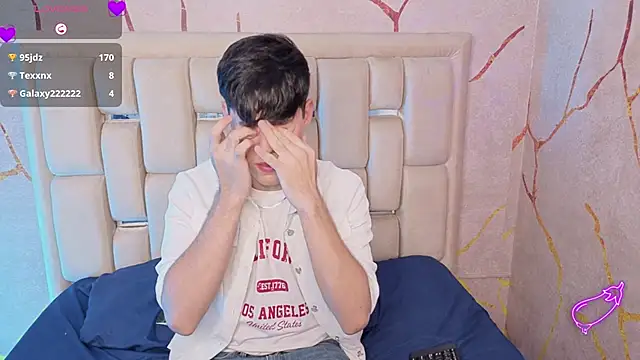 Snapshot of Tom_Parker_ chatting on 19, 6, 2026 Tom Parker online show from 19, 6, 2026