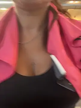 Supremegirlvibes online show from 19, 6, 2026