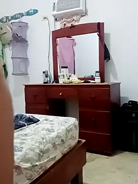 sexymomsn online show from 18, 6, 2026