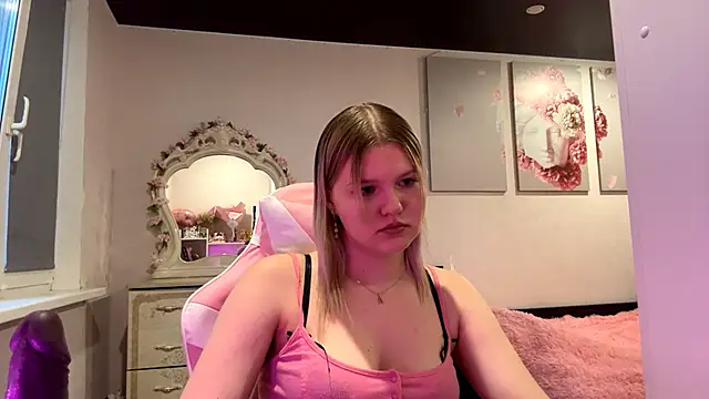 SweettAnny online show from 13, 6, 2026