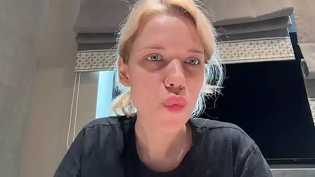 TenderChloe online show from 18, 6, 2026