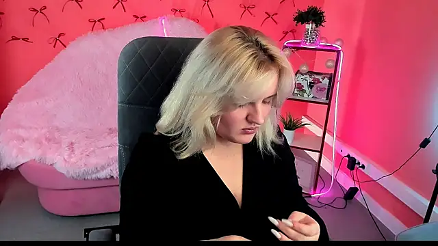KathyBriggs online show from 26, 6, 2026