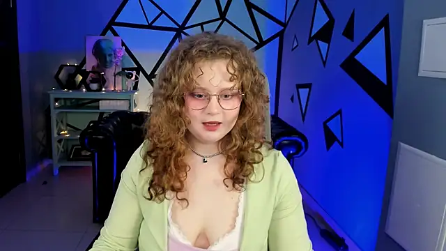 SaraSweetness online show from 4, 4, 2026