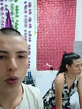 Snapshot of Geneviieve_and_scott_hot chatting on 10, 5, 2026 Geneviieve and scott hot online show from 10, 5, 2026