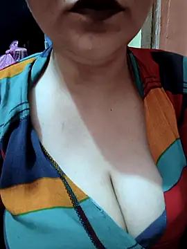 ZOYA KHAN-123 online show from 5, 5, 2026
