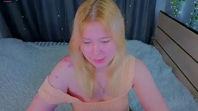 unburnedgirl online show from 22, 6, 2026