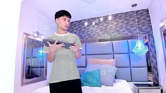 Taylor Brooks online show from 30, 4, 2026