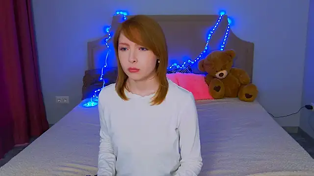 CherryCrushLove online show from 16, 4, 2026