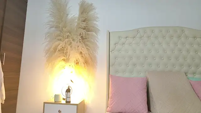 Snapshot of KeendallRouse chatting on 2, 7, 2026 KeendallRouse online show from 2, 7, 2026