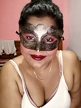 Maskedcurves online show from 7, 5, 2026