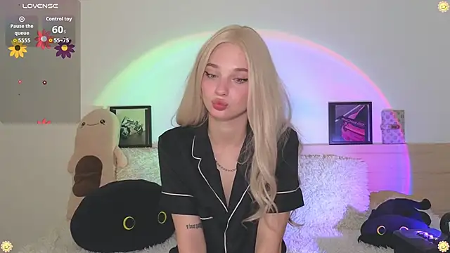 Snapshot of AstridRos chatting on 9, 5, 2026 AstridRos online show from 9, 5, 2026