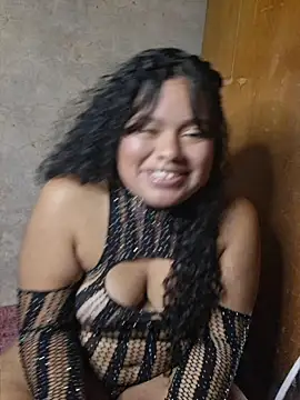 Curlysexy22 online show from 7, 6, 2026