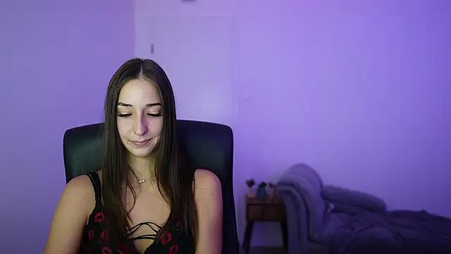 Crystalbrunette18 online show from 3, 7, 2026