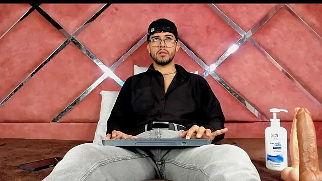 RodrigoColby2 online show from 25, 6, 2026