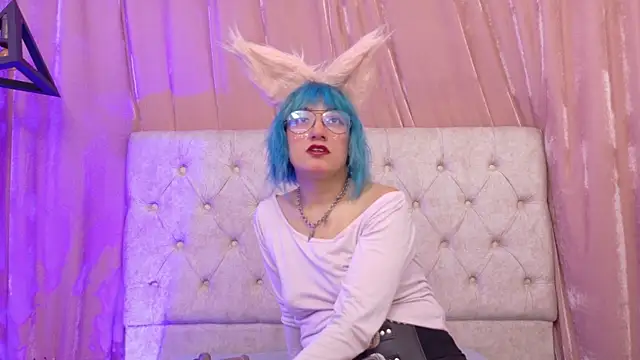 Zafiro Kitsune online show from 18, 6, 2026