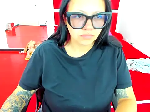 scarlett red 1 online show from 4, 6, 2026