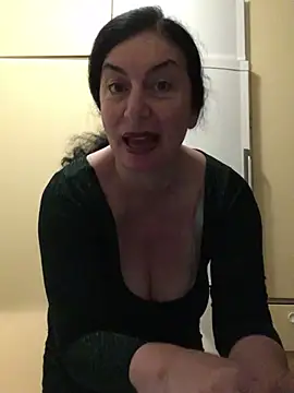 Lizzaa80 online show from 2, 6, 2026